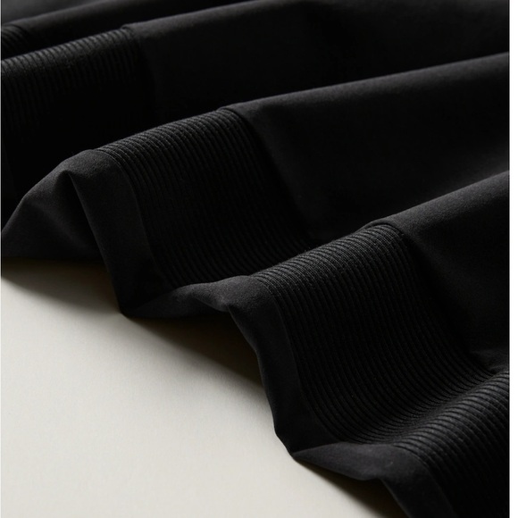 Athleta Brooklyn textured Mid rise ankle black light weight pants Sz-6 Q5 - Picture 11 of 16